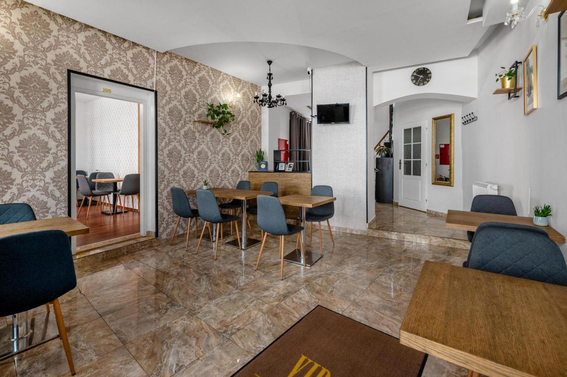 Garni Hotel Virgo Bratislava Exterior foto